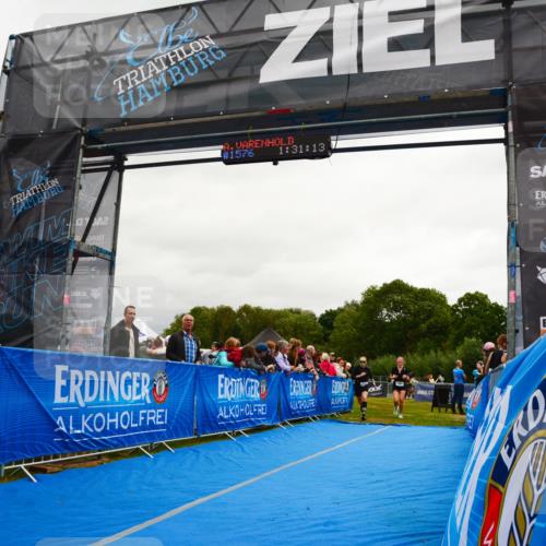 30.08.2026 - Elbe Triathlon Hamburg LAZAROV Photography http://msf.ph/oto/10087624 30.08.2026 12:11:13 Ziel 1534, 1576, 1581 meine-sportfotos.de
