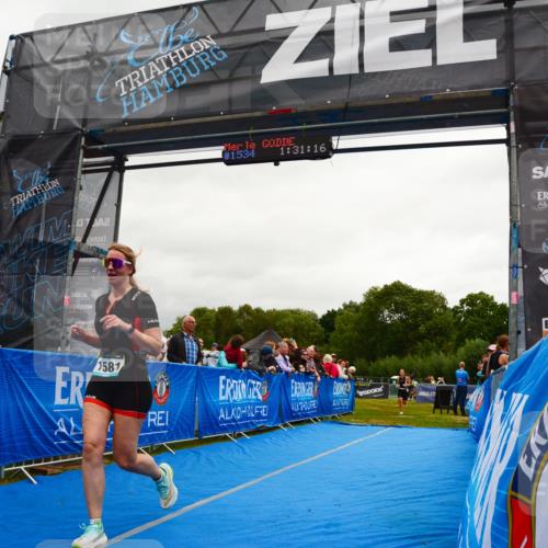 30.08.2026 - Elbe Triathlon Hamburg LAZAROV Photography http://msf.ph/oto/10087646 30.08.2026 12:11:18 Ziel 1534, 1581, 1615 meine-sportfotos.de