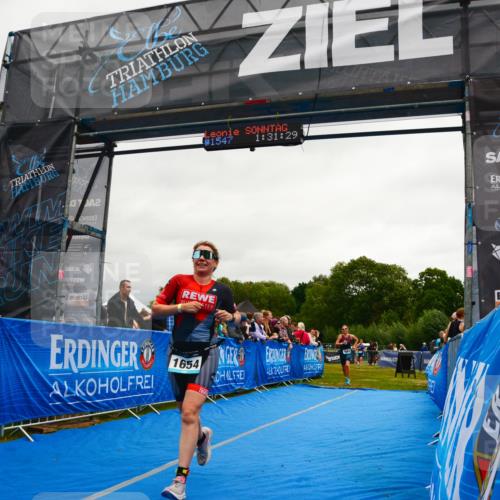 30.08.2026 - Elbe Triathlon Hamburg LAZAROV Photography http://msf.ph/oto/10087695 30.08.2026 12:11:37 Ziel 893, 1654, 1689 meine-sportfotos.de