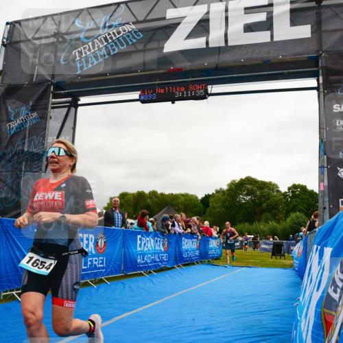 30.08.2026 - Elbe Triathlon Hamburg LAZAROV Photography http://msf.ph/oto/10087701 30.08.2026 12:11:38 Ziel 1583, 1654, 1689 meine-sportfotos.de