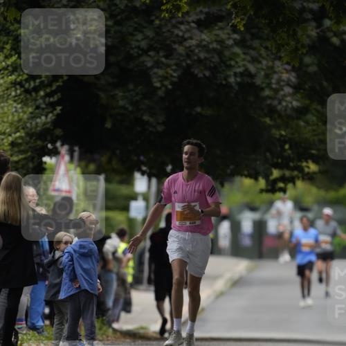 30.08.2026 - Blankeneser Heldenlauf Patografie http://msf.ph/oto/10087704 30.08.2026 11:32:56 Ziel  meine-sportfotos.de
