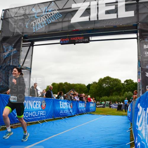 30.08.2026 - Elbe Triathlon Hamburg LAZAROV Photography http://msf.ph/oto/10087746 30.08.2026 12:12:08 Ziel 1490 meine-sportfotos.de