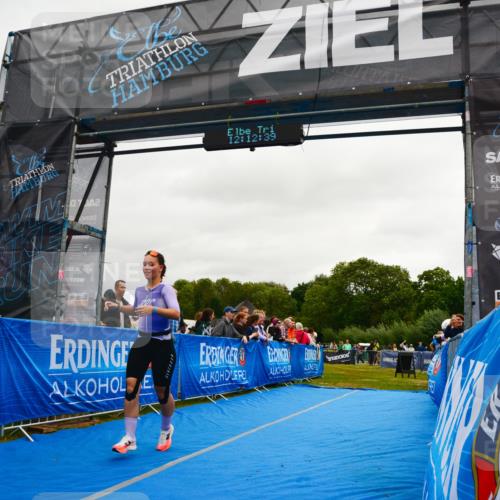 30.08.2026 - Elbe Triathlon Hamburg LAZAROV Photography http://msf.ph/oto/10087781 30.08.2026 12:12:40 Ziel 803 meine-sportfotos.de