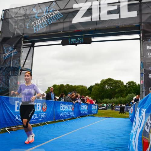 30.08.2026 - Elbe Triathlon Hamburg LAZAROV Photography http://msf.ph/oto/10087785 30.08.2026 12:12:40 Ziel 803 meine-sportfotos.de