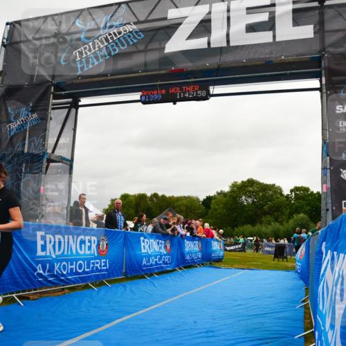 30.08.2026 - Elbe Triathlon Hamburg LAZAROV Photography http://msf.ph/oto/10087797 30.08.2026 12:12:57 Ziel 1399 meine-sportfotos.de