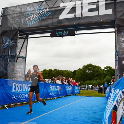 30.08.2026 - Elbe Triathlon Hamburg LAZAROV Photography http://msf.ph/oto/10087803 30.08.2026 12:13:26 Ziel 1587 meine-sportfotos.de