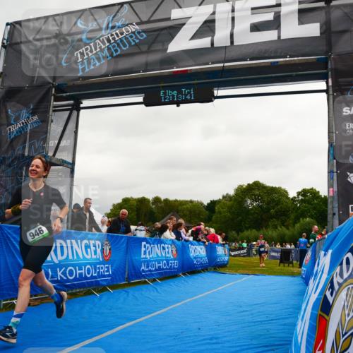 30.08.2026 - Elbe Triathlon Hamburg LAZAROV Photography http://msf.ph/oto/10087817 30.08.2026 12:13:42 Ziel 946, 1712 meine-sportfotos.de