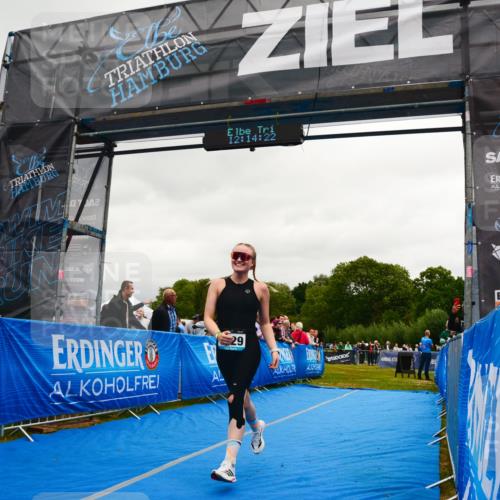 30.08.2026 - Elbe Triathlon Hamburg LAZAROV Photography http://msf.ph/oto/10087853 30.08.2026 12:14:23 Ziel 1429 meine-sportfotos.de