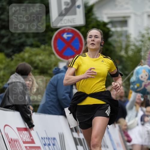 30.08.2026 - Blankeneser Heldenlauf Patografie http://msf.ph/oto/10087881 30.08.2026 11:34:52 Ziel 2806, 2849 meine-sportfotos.de