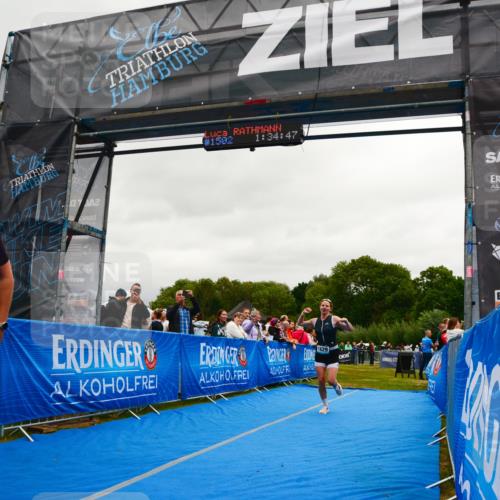 30.08.2026 - Elbe Triathlon Hamburg LAZAROV Photography http://msf.ph/oto/10087910 30.08.2026 12:14:48 Ziel 1485, 1502, 1629 meine-sportfotos.de