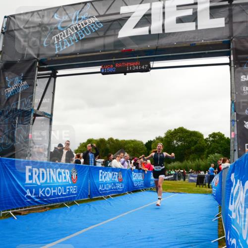 30.08.2026 - Elbe Triathlon Hamburg LAZAROV Photography http://msf.ph/oto/10087913 30.08.2026 12:14:48 Ziel 1485, 1502, 1629 meine-sportfotos.de