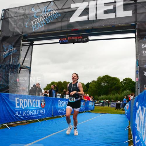 30.08.2026 - Elbe Triathlon Hamburg LAZAROV Photography http://msf.ph/oto/10087916 30.08.2026 12:14:49 Ziel 1485, 1502, 1629 meine-sportfotos.de