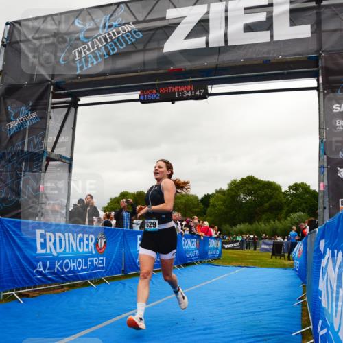 30.08.2026 - Elbe Triathlon Hamburg LAZAROV Photography http://msf.ph/oto/10087918 30.08.2026 12:14:49 Ziel 1485, 1502, 1629 meine-sportfotos.de