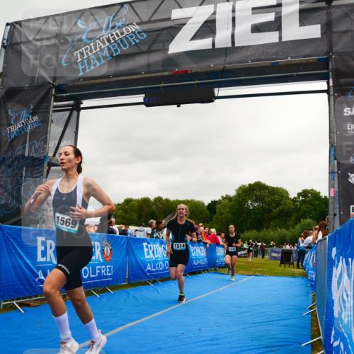 30.08.2026 - Elbe Triathlon Hamburg LAZAROV Photography http://msf.ph/oto/10087933 30.08.2026 12:15:09 Ziel 1512, 1514, 1535, 1569 meine-sportfotos.de