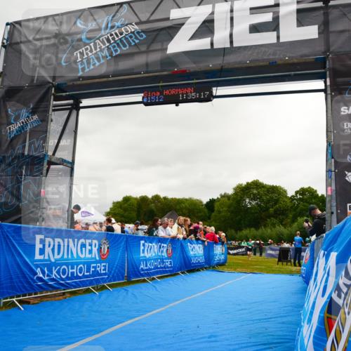 30.08.2026 - Elbe Triathlon Hamburg LAZAROV Photography http://msf.ph/oto/10087989 30.08.2026 12:15:28 Ziel 1665 meine-sportfotos.de