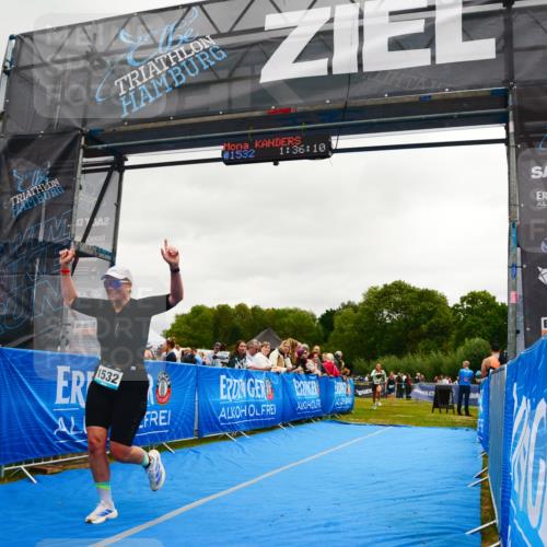 30.08.2026 - Elbe Triathlon Hamburg LAZAROV Photography http://msf.ph/oto/10088019 30.08.2026 12:16:10 Ziel 1465, 1532, 1702 meine-sportfotos.de