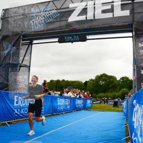 30.08.2026 - Elbe Triathlon Hamburg LAZAROV Photography http://msf.ph/oto/10088055 30.08.2026 12:16:33 Ziel 1595 meine-sportfotos.de