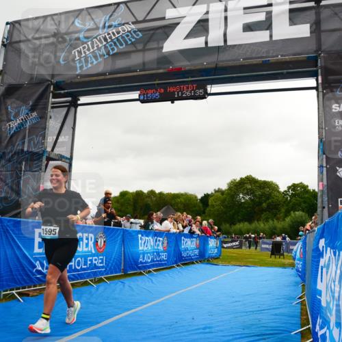 30.08.2026 - Elbe Triathlon Hamburg LAZAROV Photography http://msf.ph/oto/10088057 30.08.2026 12:16:34 Ziel 1595 meine-sportfotos.de
