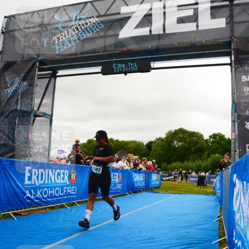 30.08.2026 - Elbe Triathlon Hamburg LAZAROV Photography http://msf.ph/oto/10088076 30.08.2026 12:16:53 Ziel 1482, 1647 meine-sportfotos.de