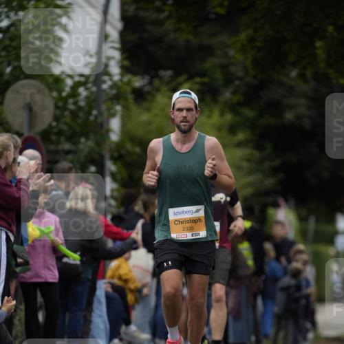 30.08.2026 - Blankeneser Heldenlauf Patografie http://msf.ph/oto/10088077 30.08.2026 11:37:06 Ziel 2163, 2335, 2654 meine-sportfotos.de