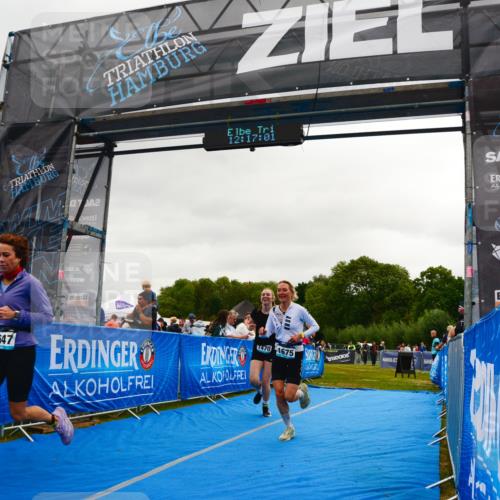 30.08.2026 - Elbe Triathlon Hamburg LAZAROV Photography http://msf.ph/oto/10088091 30.08.2026 12:17:02 Ziel 1470, 1647, 1675 meine-sportfotos.de