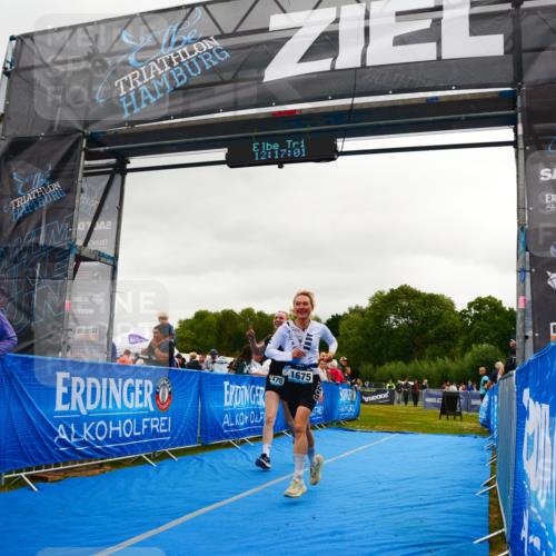 30.08.2026 - Elbe Triathlon Hamburg LAZAROV Photography http://msf.ph/oto/10088093 30.08.2026 12:17:02 Ziel 1470, 1647, 1675 meine-sportfotos.de