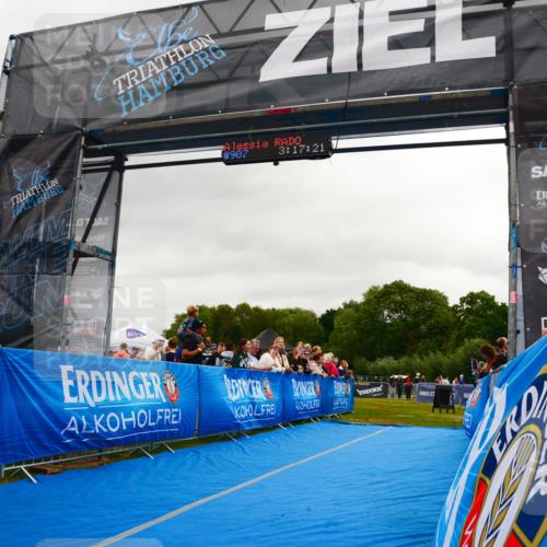 30.08.2026 - Elbe Triathlon Hamburg LAZAROV Photography http://msf.ph/oto/10088120 30.08.2026 12:17:20 Ziel 907 meine-sportfotos.de