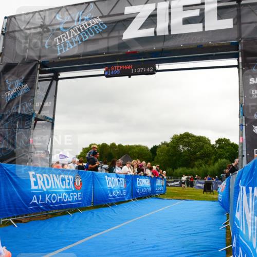 30.08.2026 - Elbe Triathlon Hamburg LAZAROV Photography http://msf.ph/oto/10088131 30.08.2026 12:17:42 Ziel 1499 meine-sportfotos.de
