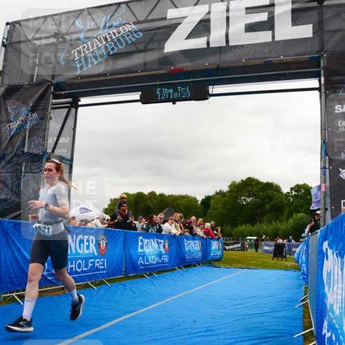 30.08.2026 - Elbe Triathlon Hamburg LAZAROV Photography http://msf.ph/oto/10088190 30.08.2026 12:18:24 Ziel 1521 meine-sportfotos.de