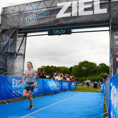 30.08.2026 - Elbe Triathlon Hamburg LAZAROV Photography http://msf.ph/oto/10088200 30.08.2026 12:18:38 Ziel 1530, 1601 meine-sportfotos.de