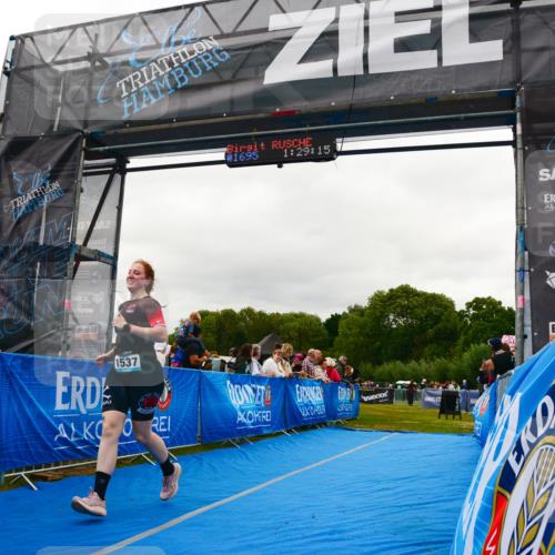 30.08.2026 - Elbe Triathlon Hamburg LAZAROV Photography http://msf.ph/oto/10088219 30.08.2026 12:19:23 Ziel 1537 meine-sportfotos.de