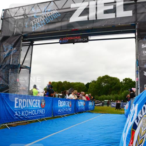30.08.2026 - Elbe Triathlon Hamburg LAZAROV Photography http://msf.ph/oto/10088226 30.08.2026 12:19:23 Ziel 1537 meine-sportfotos.de