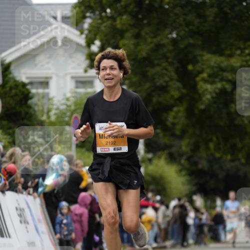 30.08.2026 - Blankeneser Heldenlauf Patografie http://msf.ph/oto/10088325 30.08.2026 11:39:21 Ziel 2192, 2207, 2643, 2743 meine-sportfotos.de
