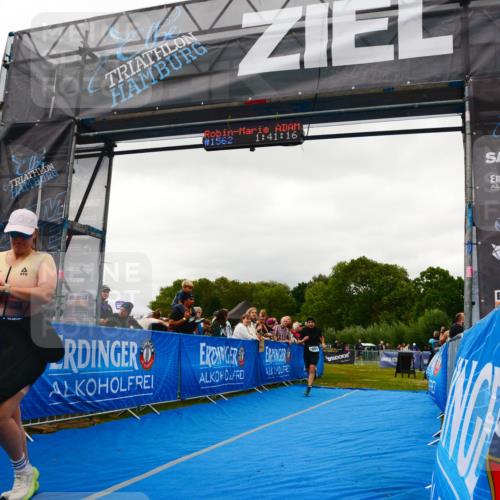 30.08.2026 - Elbe Triathlon Hamburg LAZAROV Photography http://msf.ph/oto/10088331 30.08.2026 12:21:15 Ziel 1600 meine-sportfotos.de