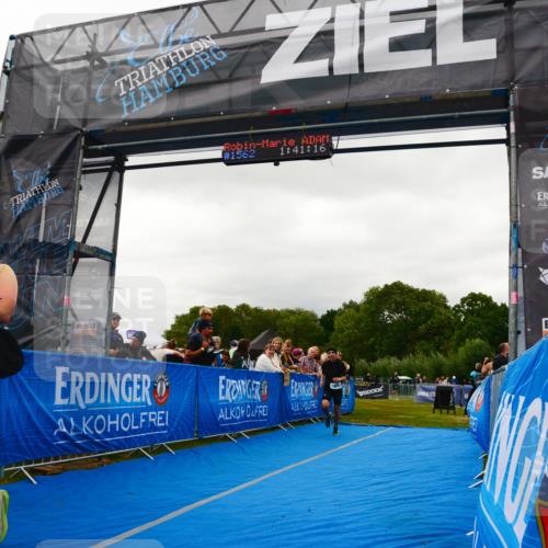 30.08.2026 - Elbe Triathlon Hamburg LAZAROV Photography http://msf.ph/oto/10088333 30.08.2026 12:21:15 Ziel 1600 meine-sportfotos.de