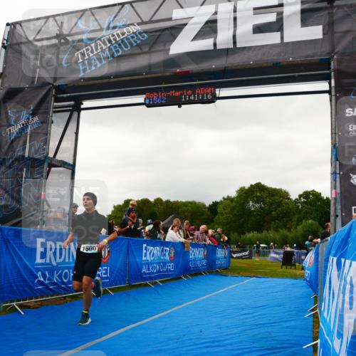 30.08.2026 - Elbe Triathlon Hamburg LAZAROV Photography http://msf.ph/oto/10088337 30.08.2026 12:21:17 Ziel 1600 meine-sportfotos.de