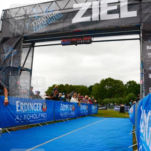 30.08.2026 - Elbe Triathlon Hamburg LAZAROV Photography http://msf.ph/oto/10088344 30.08.2026 12:21:18 Ziel 1600 meine-sportfotos.de
