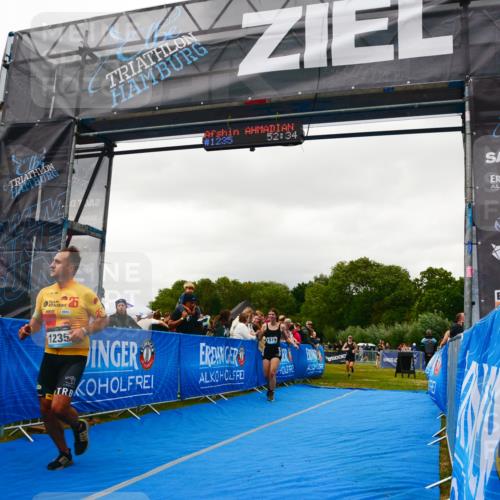 30.08.2026 - Elbe Triathlon Hamburg LAZAROV Photography http://msf.ph/oto/10088350 30.08.2026 12:21:44 Ziel 1235, 1519, 1546 meine-sportfotos.de