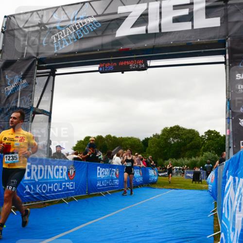 30.08.2026 - Elbe Triathlon Hamburg LAZAROV Photography http://msf.ph/oto/10088352 30.08.2026 12:21:45 Ziel 1235, 1519, 1546 meine-sportfotos.de