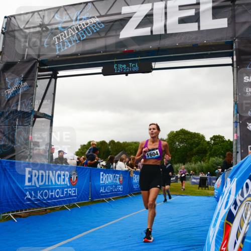30.08.2026 - Elbe Triathlon Hamburg LAZAROV Photography http://msf.ph/oto/10088388 30.08.2026 12:22:10 Ziel 1408, 1604, 1613 meine-sportfotos.de