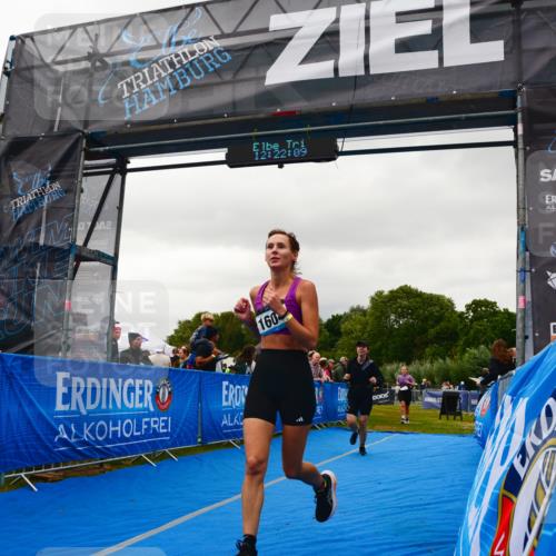 30.08.2026 - Elbe Triathlon Hamburg LAZAROV Photography http://msf.ph/oto/10088390 30.08.2026 12:22:10 Ziel 1408, 1604, 1613 meine-sportfotos.de