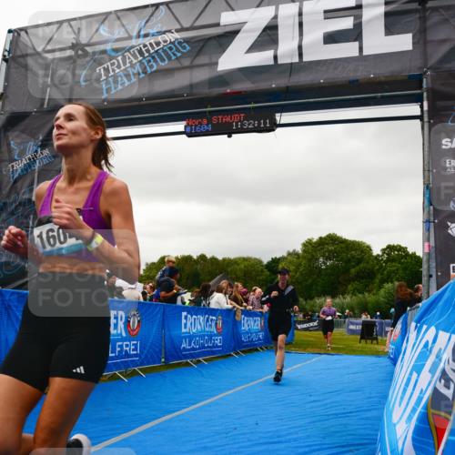 30.08.2026 - Elbe Triathlon Hamburg LAZAROV Photography http://msf.ph/oto/10088393 30.08.2026 12:22:11 Ziel 1408, 1604, 1613 meine-sportfotos.de
