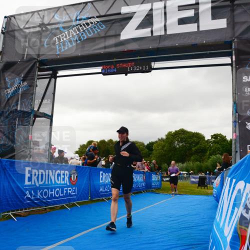 30.08.2026 - Elbe Triathlon Hamburg LAZAROV Photography http://msf.ph/oto/10088395 30.08.2026 12:22:12 Ziel 1408, 1604, 1613 meine-sportfotos.de
