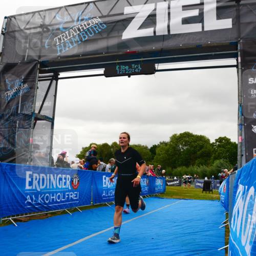 30.08.2026 - Elbe Triathlon Hamburg LAZAROV Photography http://msf.ph/oto/10088408 30.08.2026 12:22:48 Ziel 1609, 1611 meine-sportfotos.de