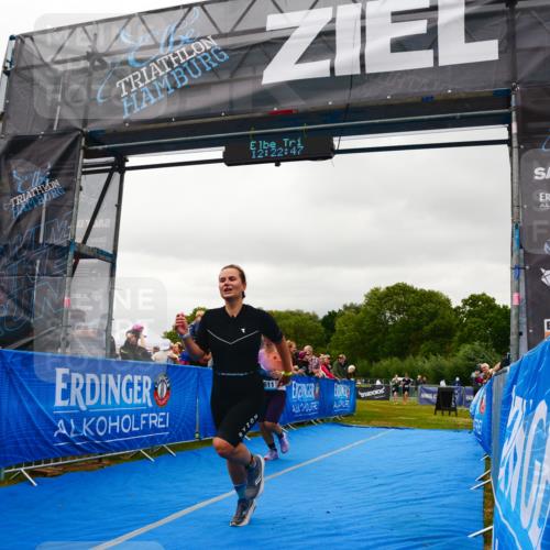 30.08.2026 - Elbe Triathlon Hamburg LAZAROV Photography http://msf.ph/oto/10088409 30.08.2026 12:22:48 Ziel 1609, 1611 meine-sportfotos.de