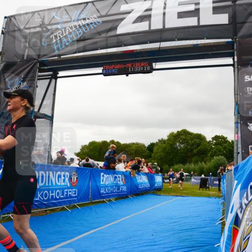 30.08.2026 - Elbe Triathlon Hamburg LAZAROV Photography http://msf.ph/oto/10088434 30.08.2026 12:23:18 Ziel 906, 1668, 1692 meine-sportfotos.de