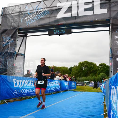 30.08.2026 - Elbe Triathlon Hamburg LAZAROV Photography http://msf.ph/oto/10088443 30.08.2026 12:23:51 Ziel 1622 meine-sportfotos.de