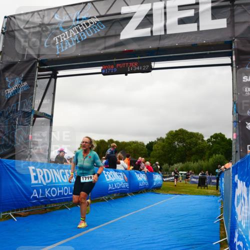 30.08.2026 - Elbe Triathlon Hamburg LAZAROV Photography http://msf.ph/oto/10088448 30.08.2026 12:24:26 Ziel 925, 1672, 1719 meine-sportfotos.de
