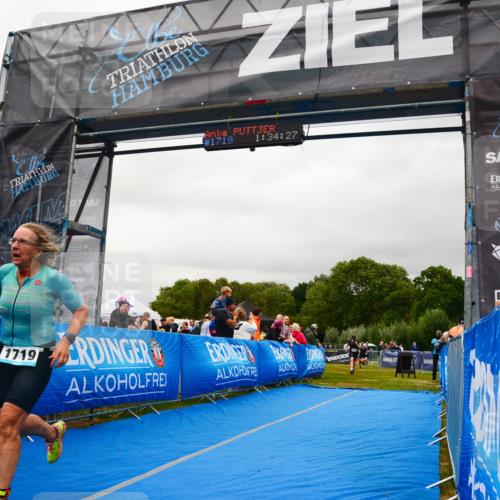 30.08.2026 - Elbe Triathlon Hamburg LAZAROV Photography http://msf.ph/oto/10088452 30.08.2026 12:24:27 Ziel 925, 1672, 1719 meine-sportfotos.de