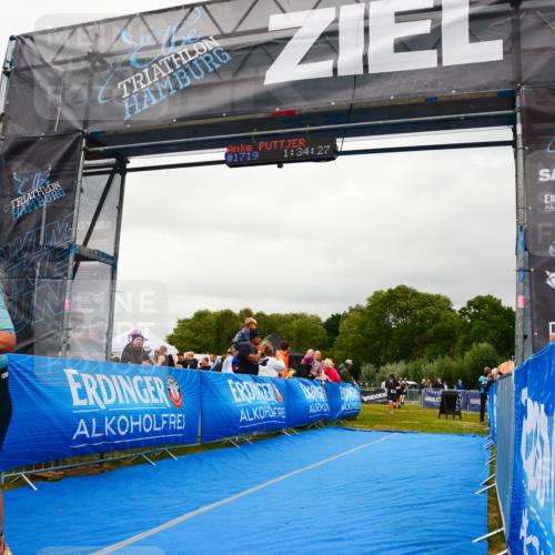 30.08.2026 - Elbe Triathlon Hamburg LAZAROV Photography http://msf.ph/oto/10088453 30.08.2026 12:24:27 Ziel 925, 1672, 1719 meine-sportfotos.de